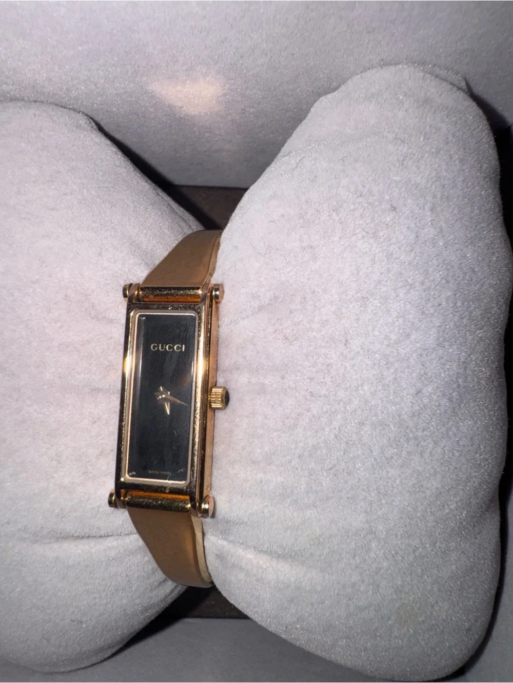 Gucci Women's Classic Gold & Black Watch W Box & Shopping bag/tie